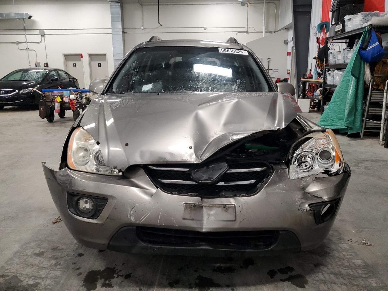 2009 KIA RONDO