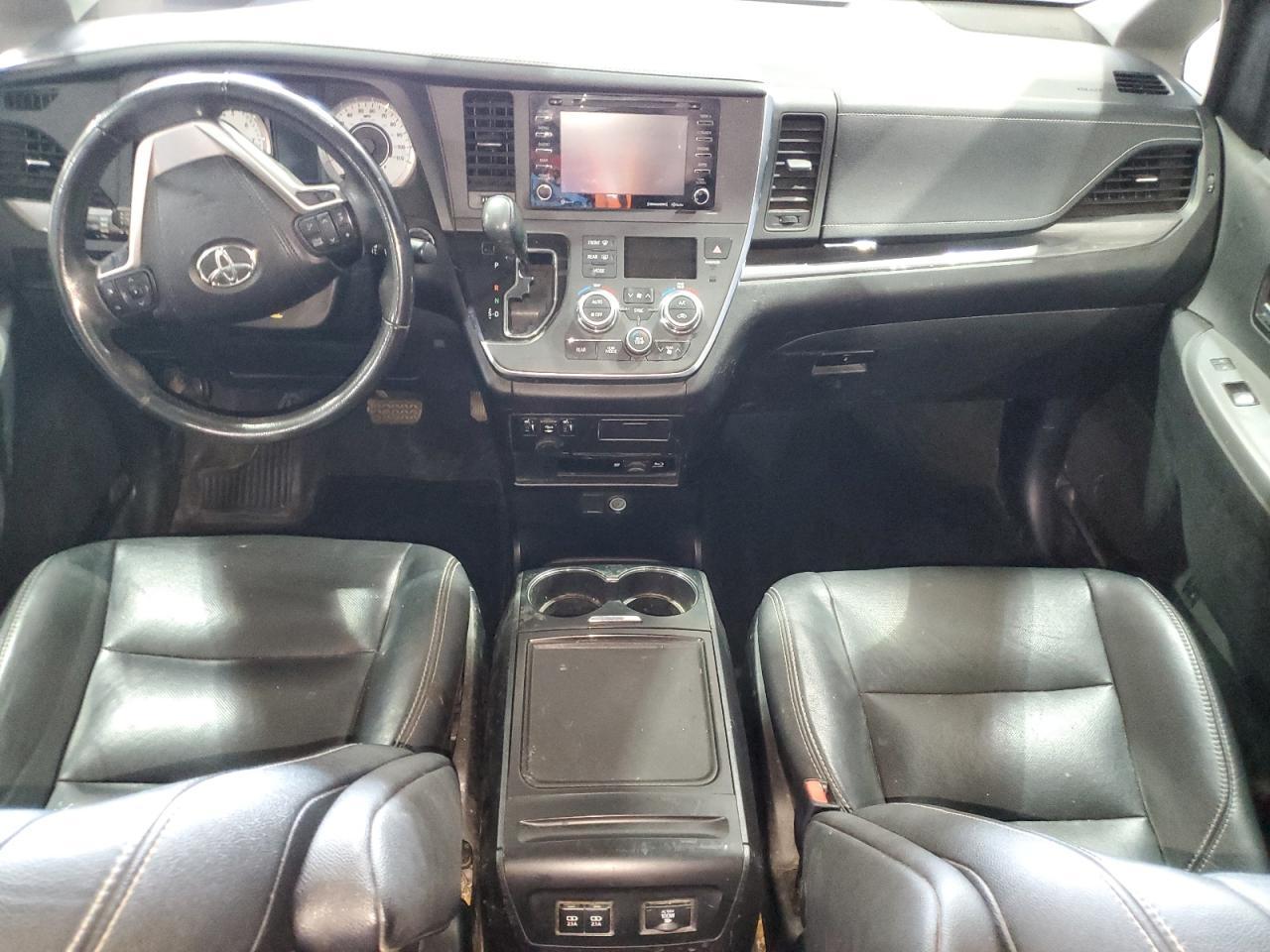 2018 TOYOTA SIENNA