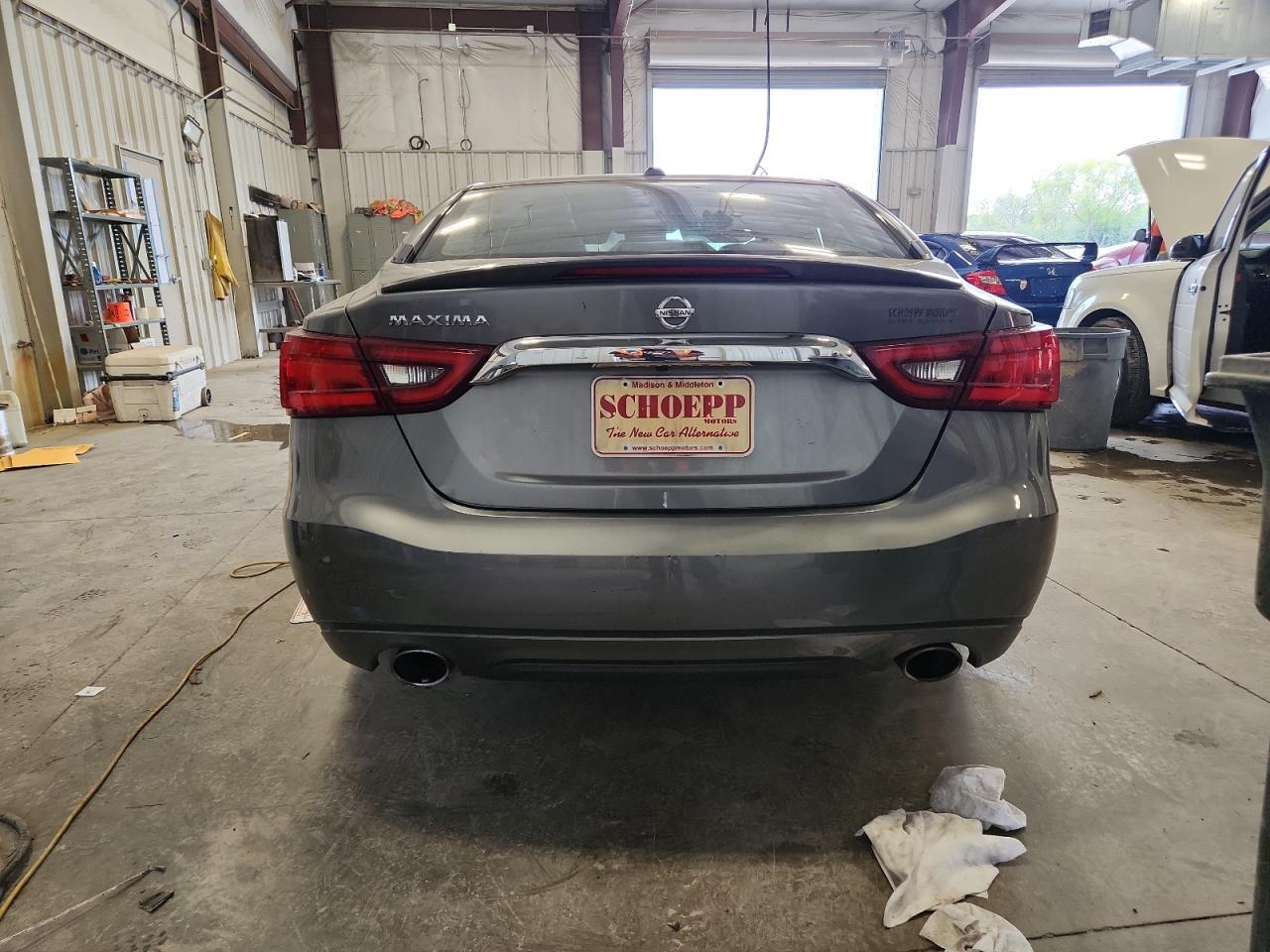 2016 NISSAN Maxima