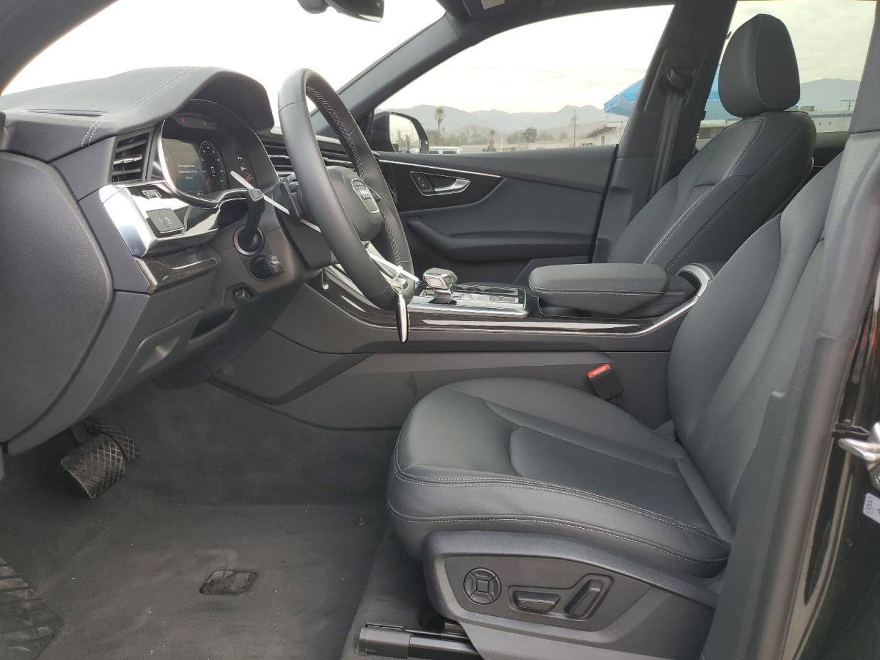 2025 AUDI Q8