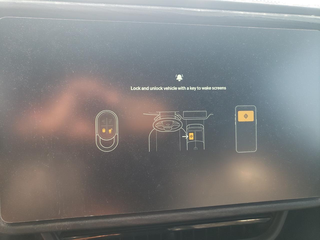 2025 RIVIAN R1s