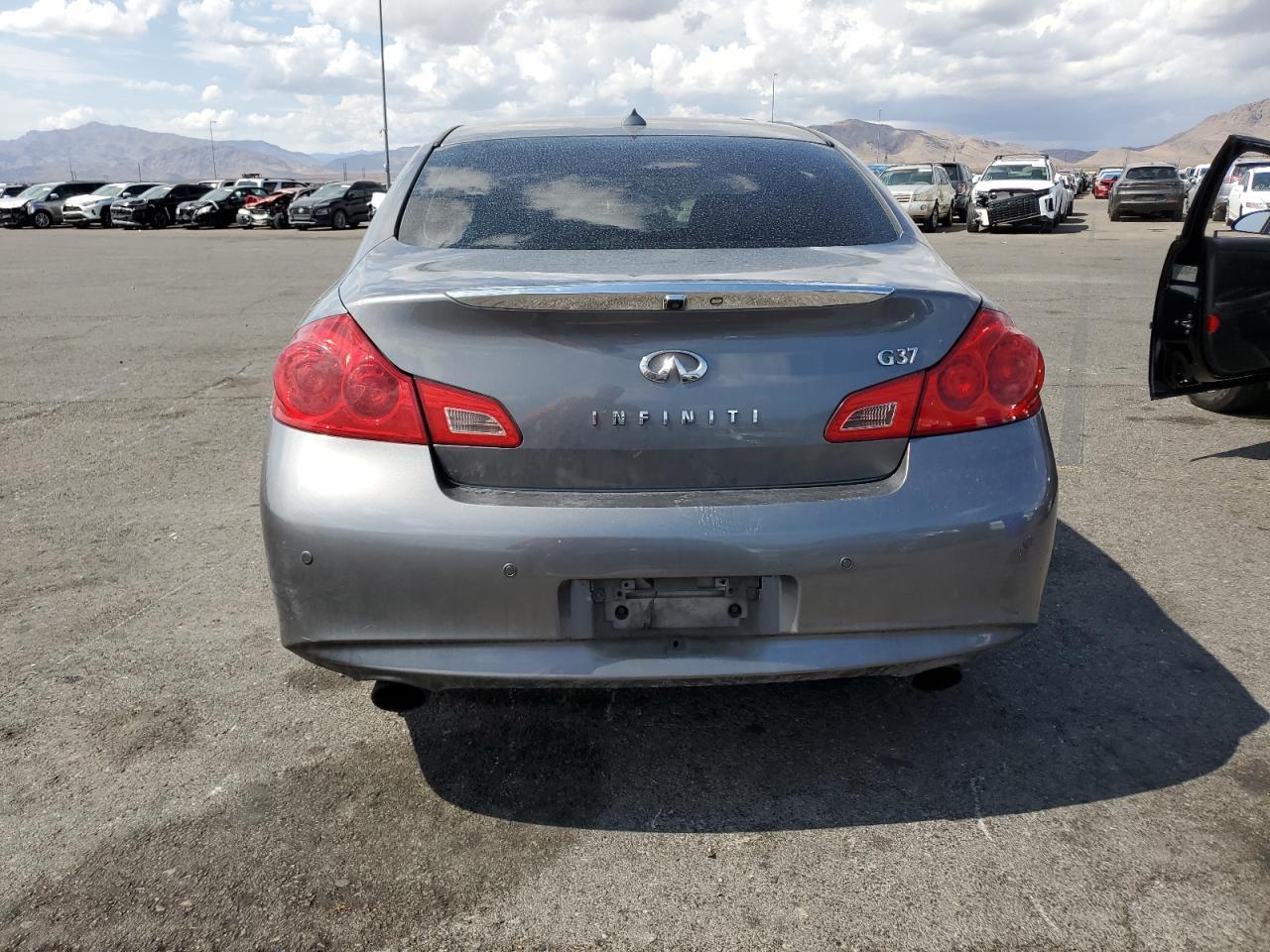 2013 INFINITI G37