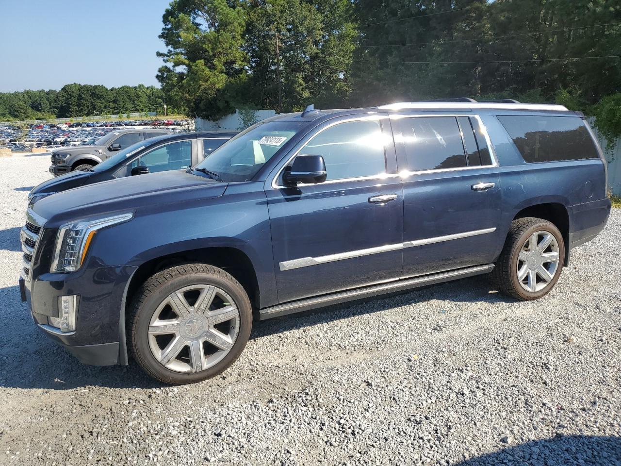 2017 CADILLAC Escalade ESV
