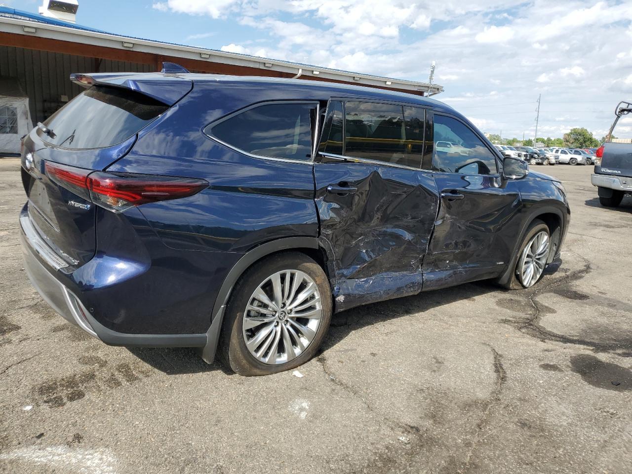 2024 TOYOTA HIGHLANDER