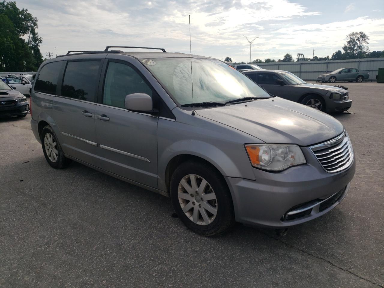 2015 CHRYSLER Town & Country