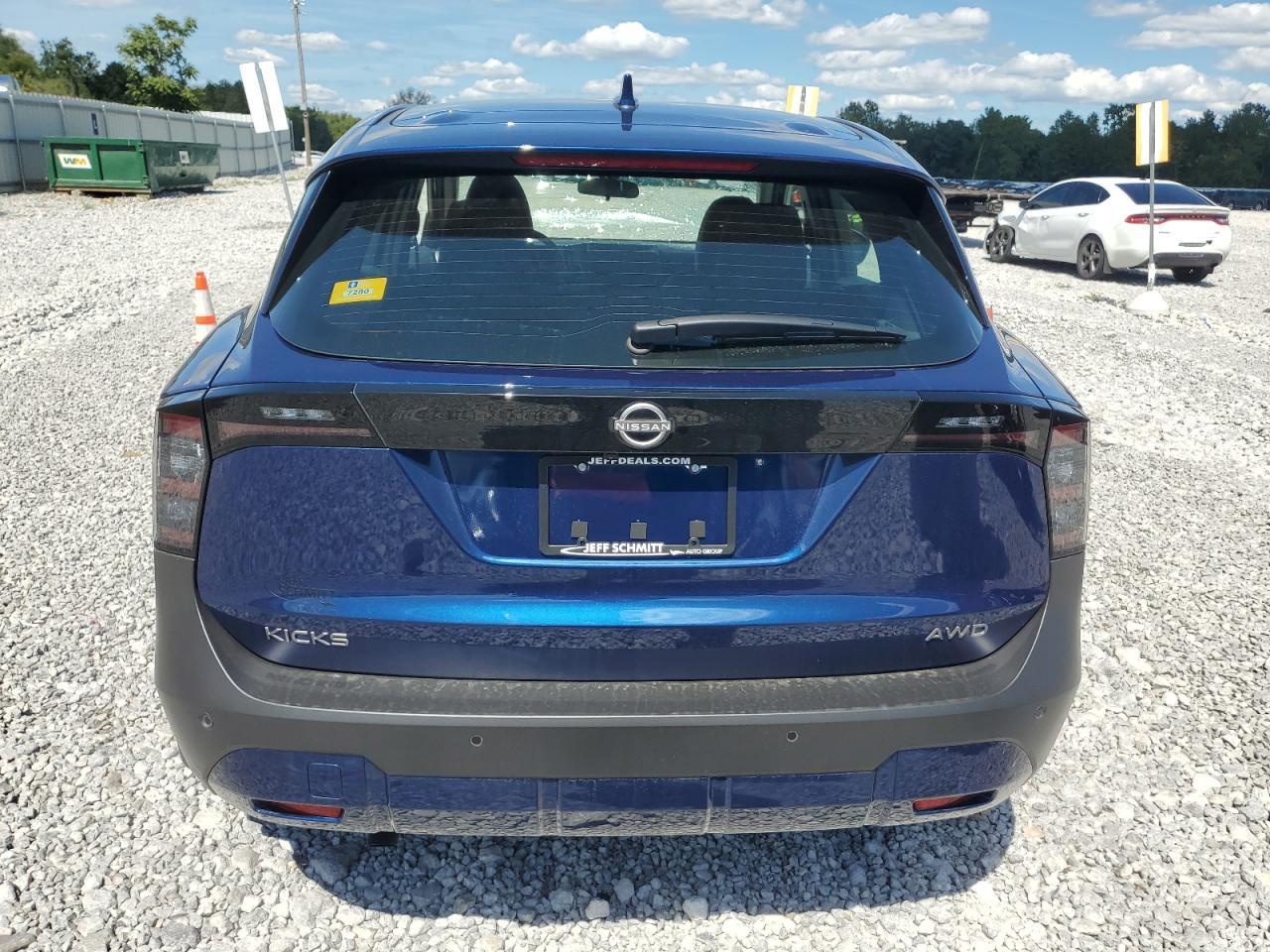 2025 NISSAN KICKS