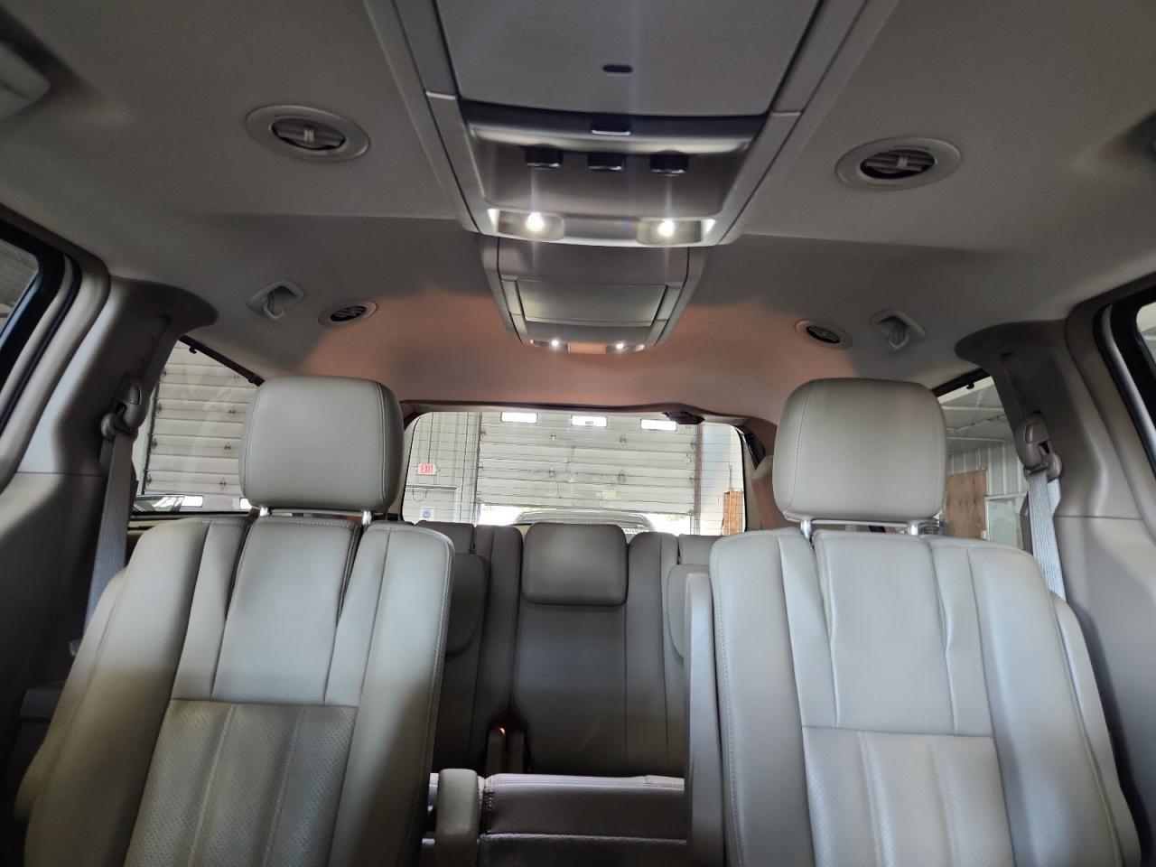 2016 CHRYSLER Town & Country