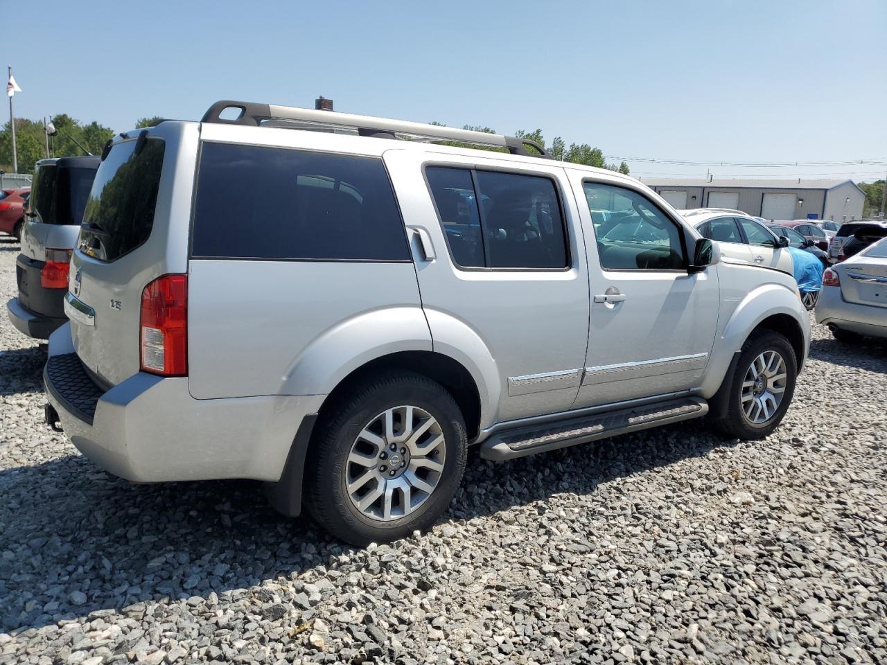 2012 NISSAN PATHFINDER