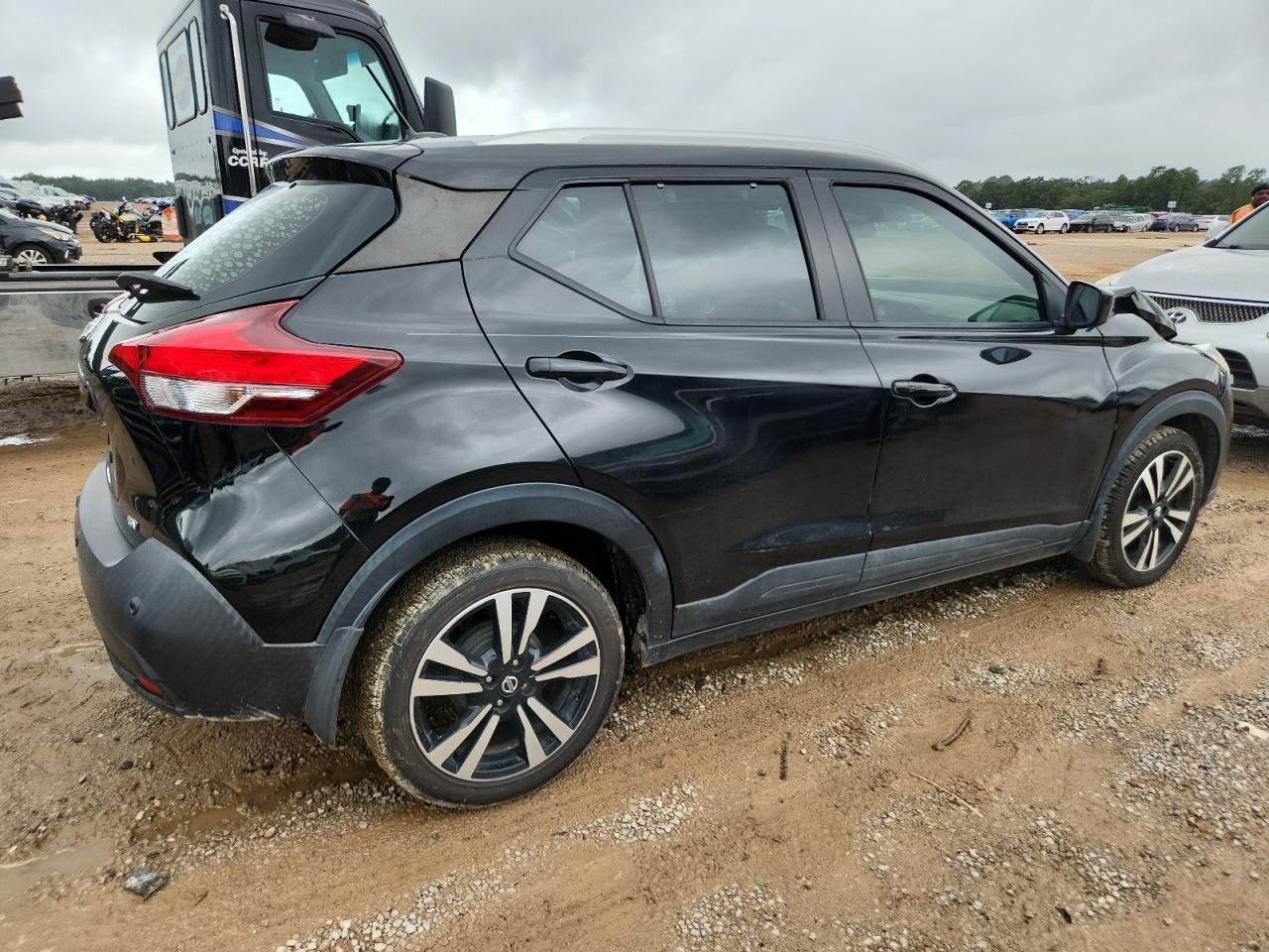 2020 NISSAN KICKS