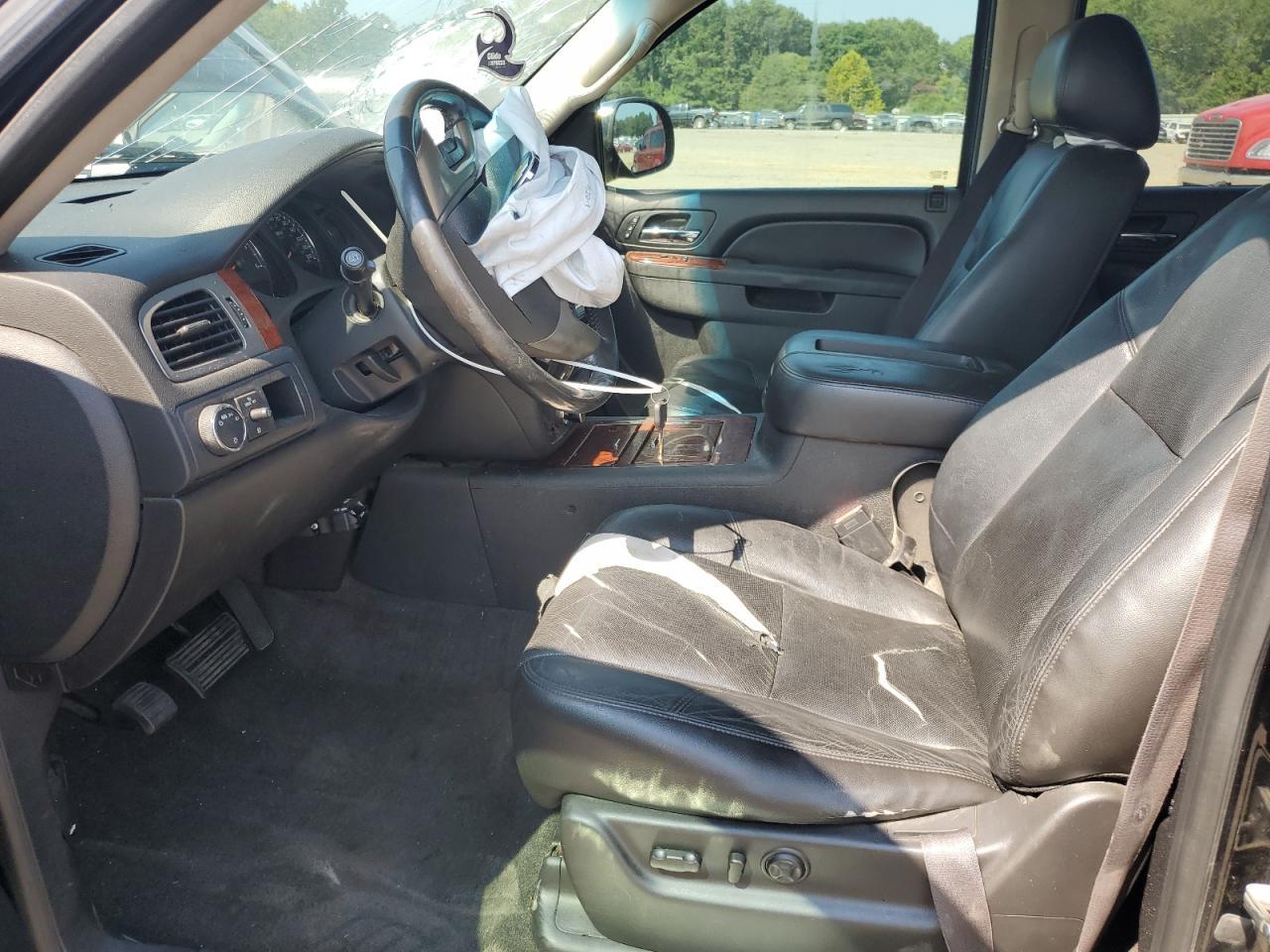 2011 CHEVROLET Tahoe