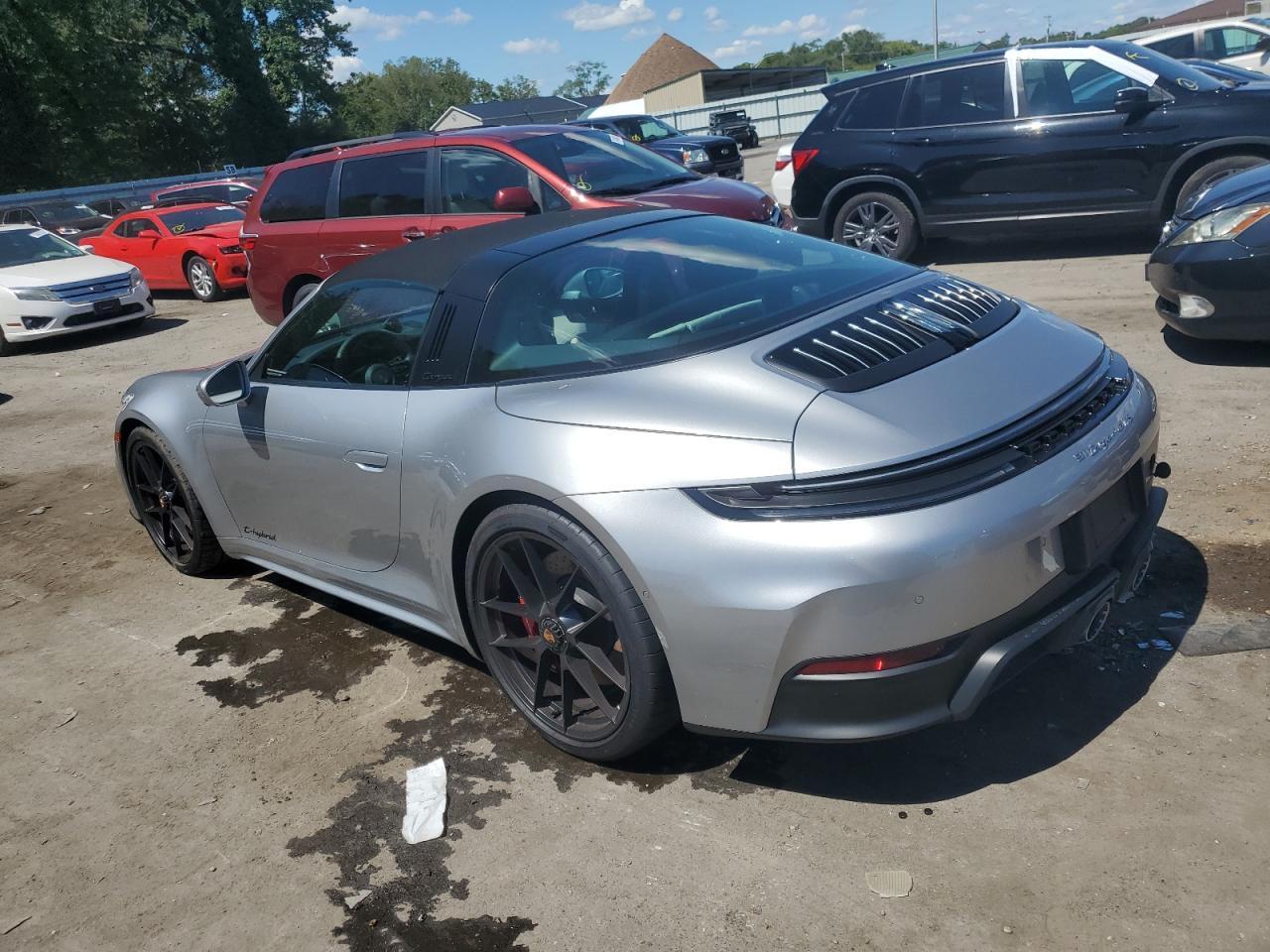 2025 PORSCHE 911