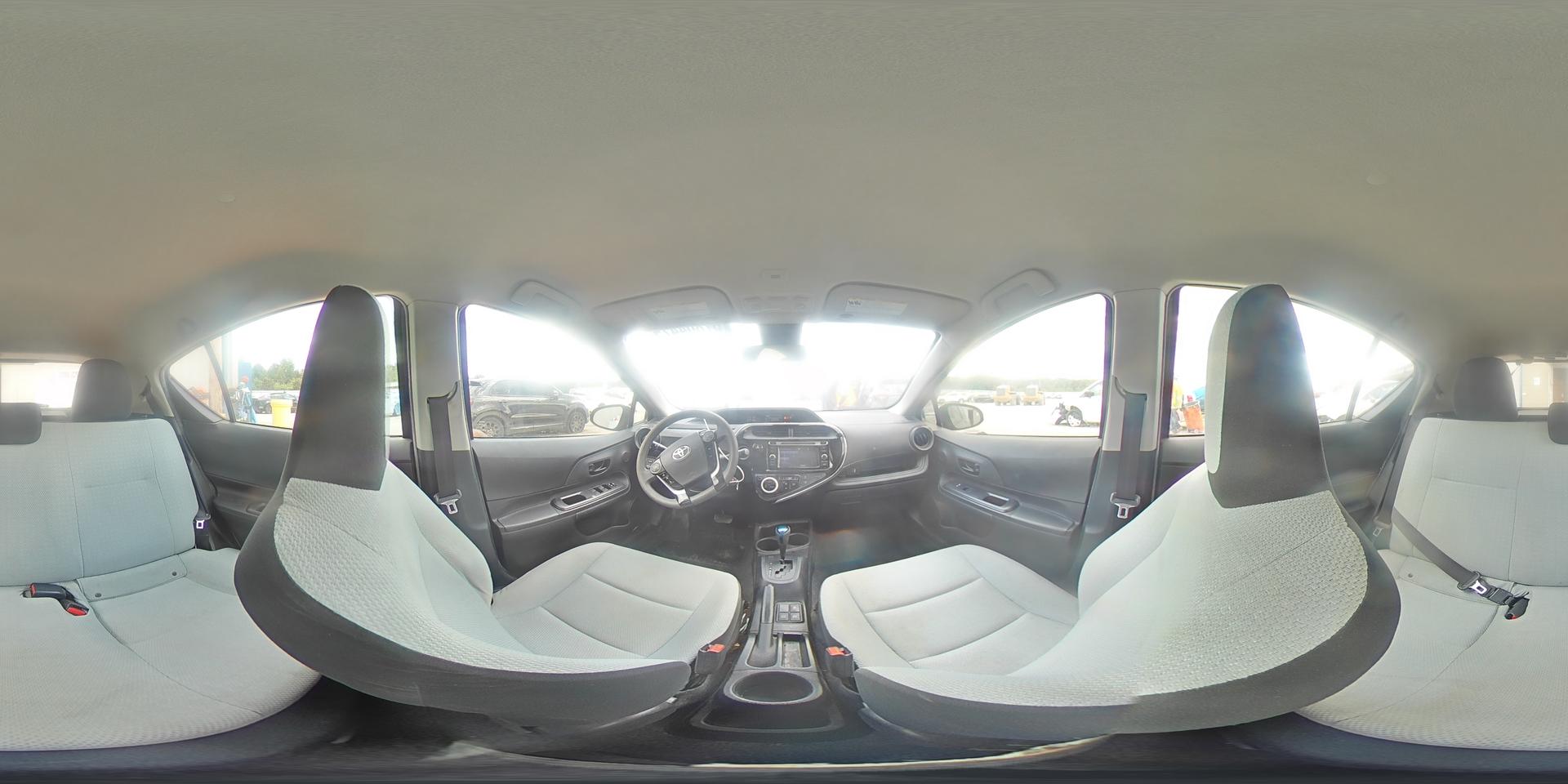 2018 TOYOTA Prius c