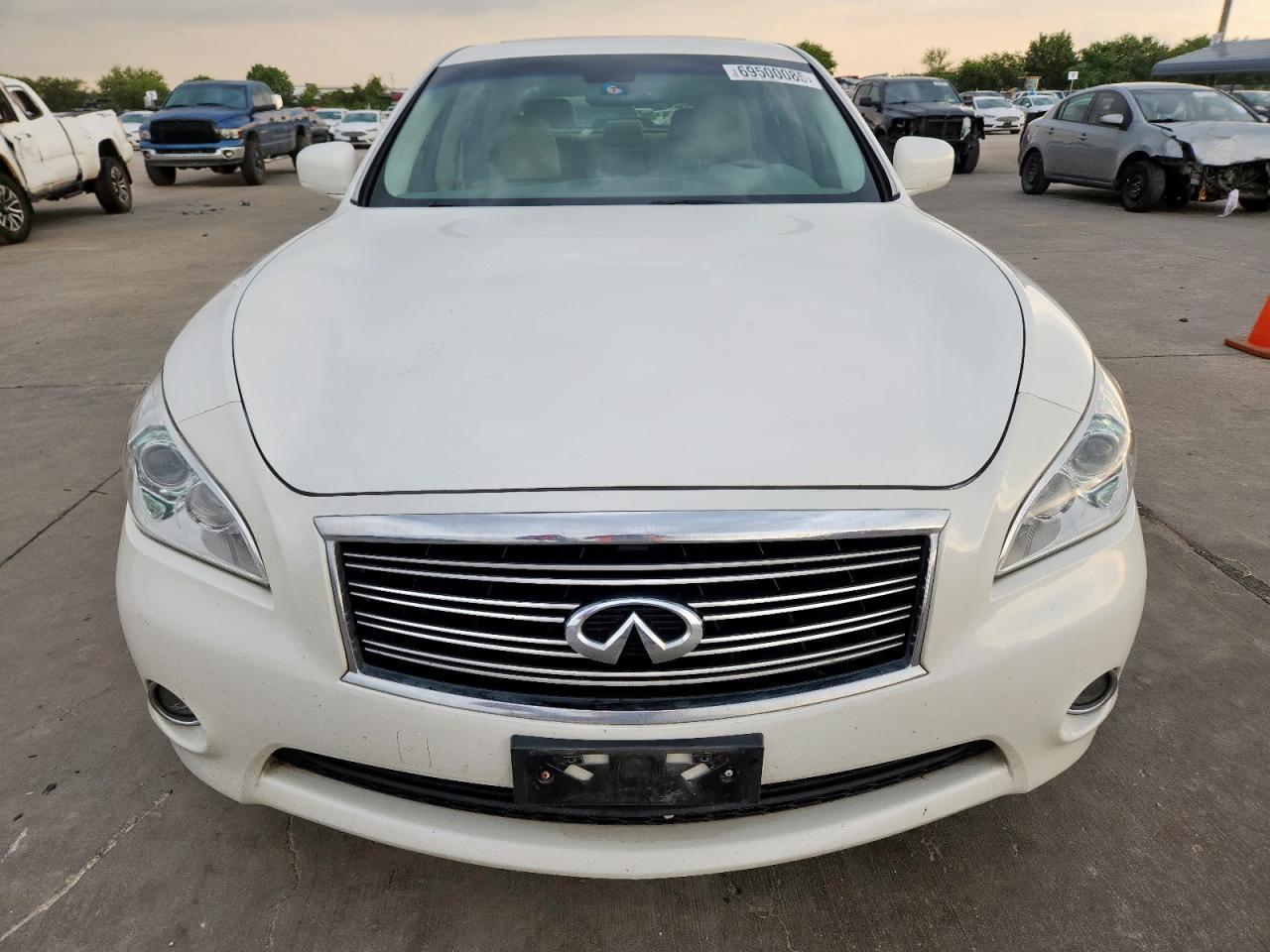 2012 INFINITI M37