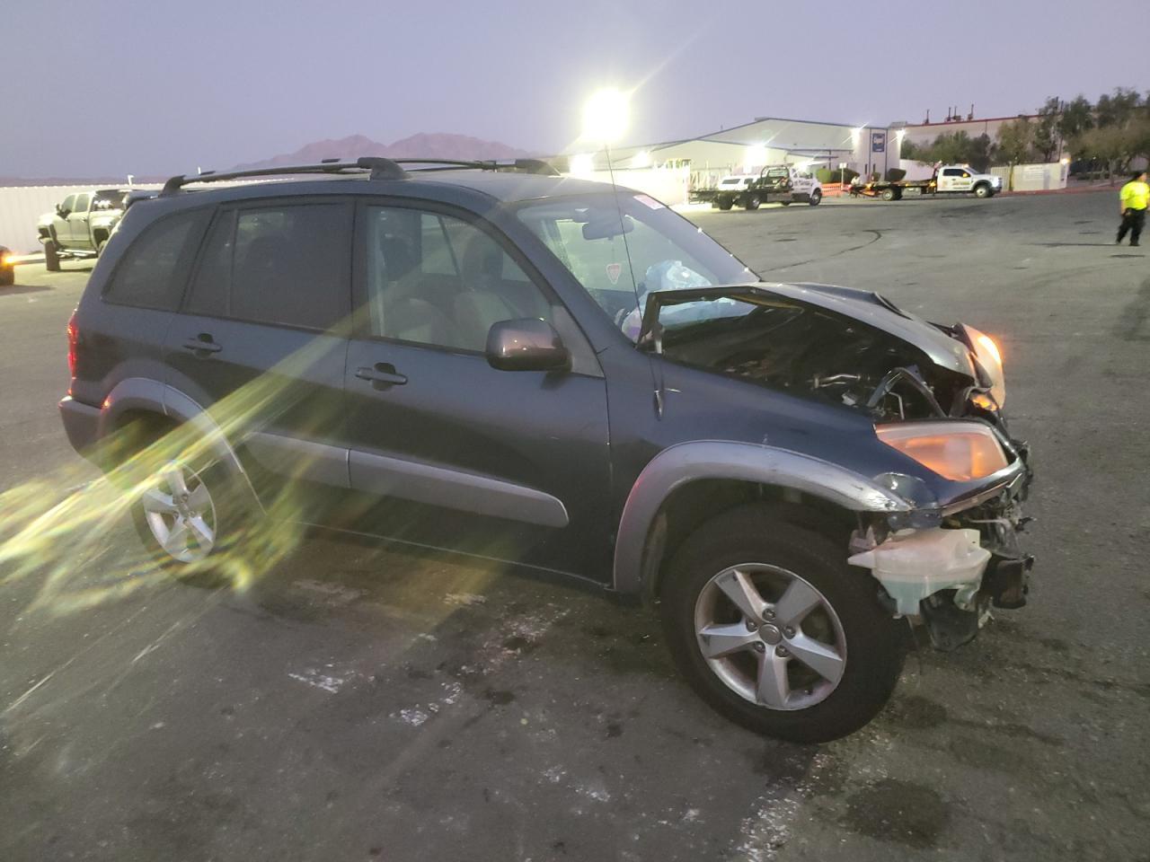 2004 TOYOTA RAV4