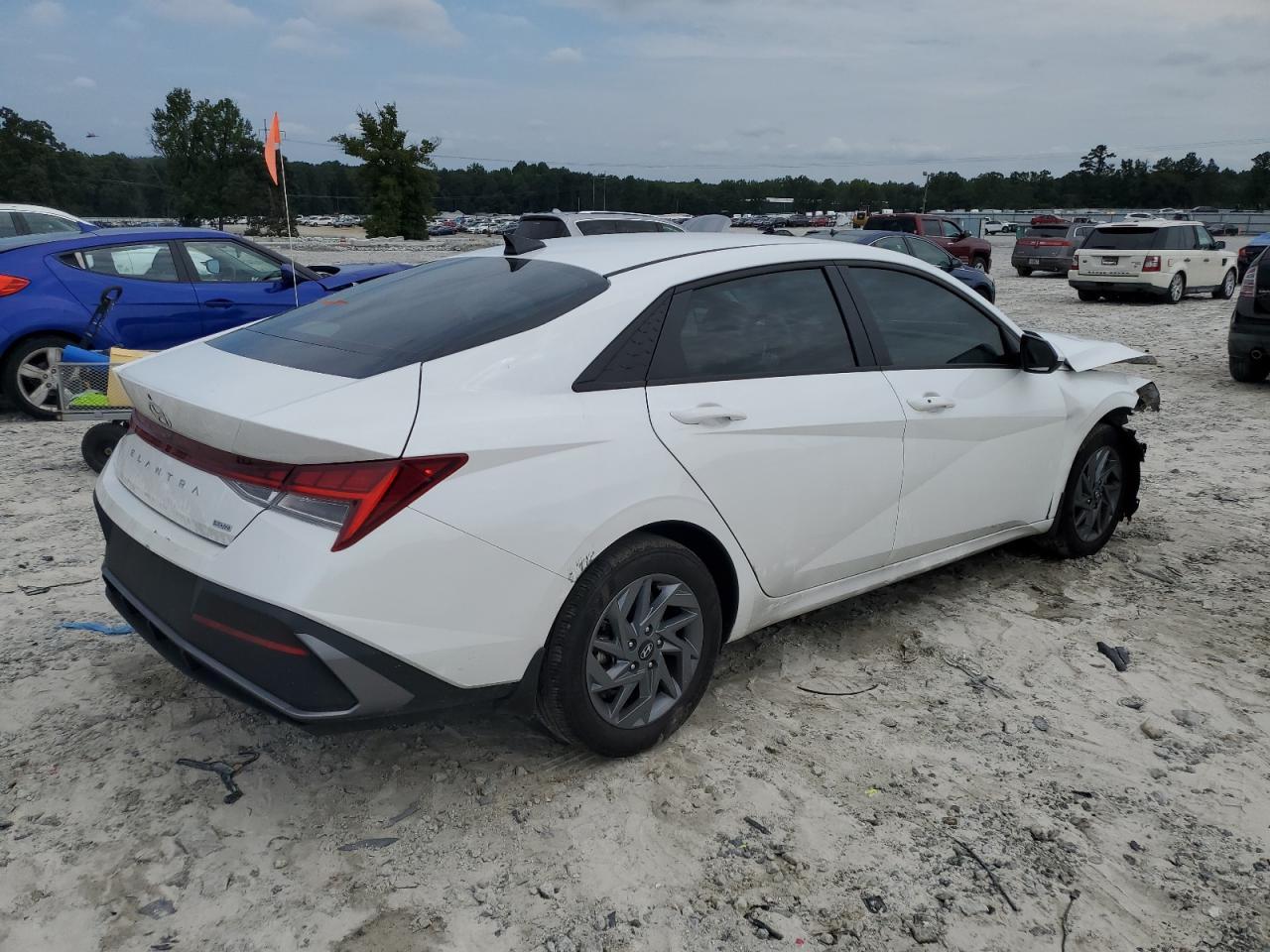 2024 HYUNDAI ELANTRA