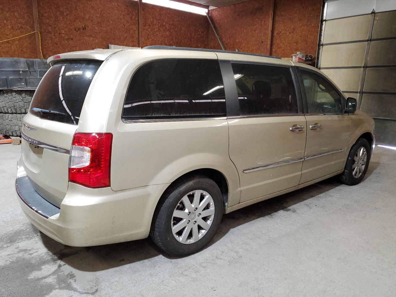 2011 CHRYSLER Town & Country