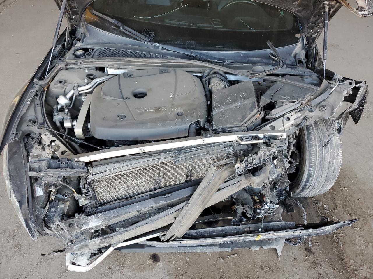 2019 VOLVO S60