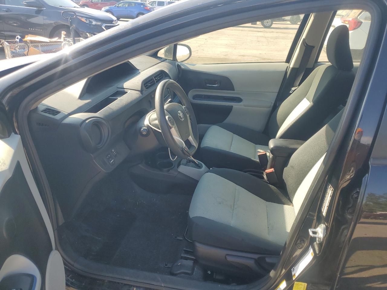 2013 TOYOTA Prius c