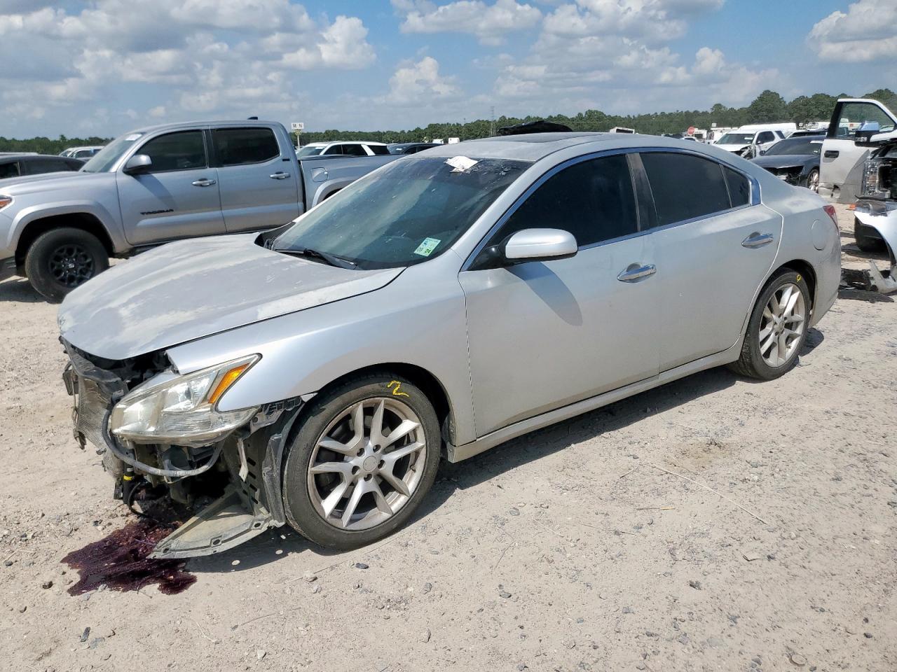 2011 NISSAN Maxima