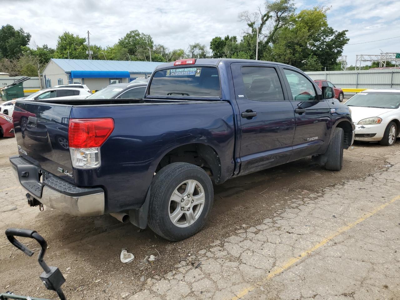 2011 TOYOTA TUNDRA