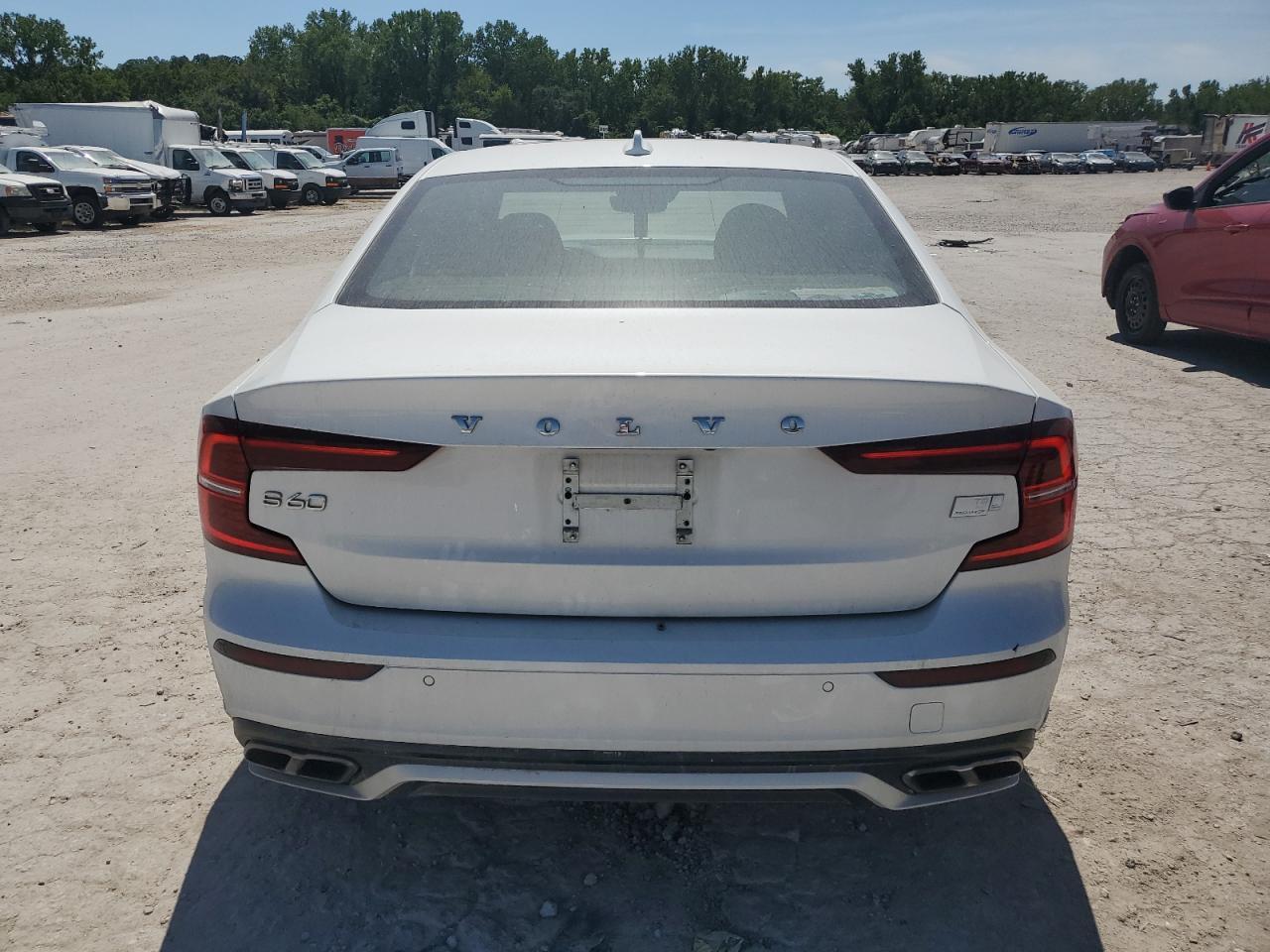 2022 VOLVO S60