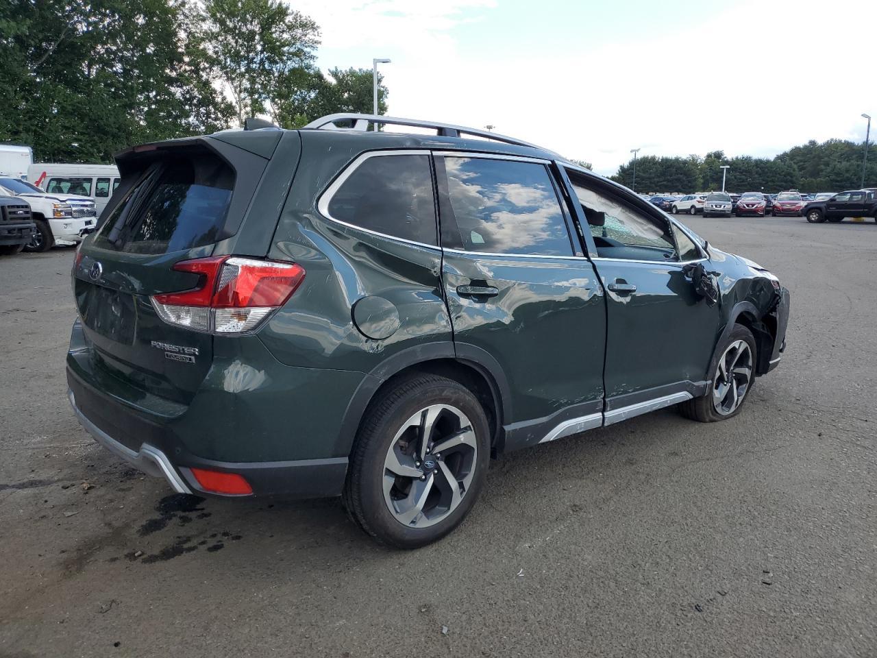 2023 SUBARU FORESTER