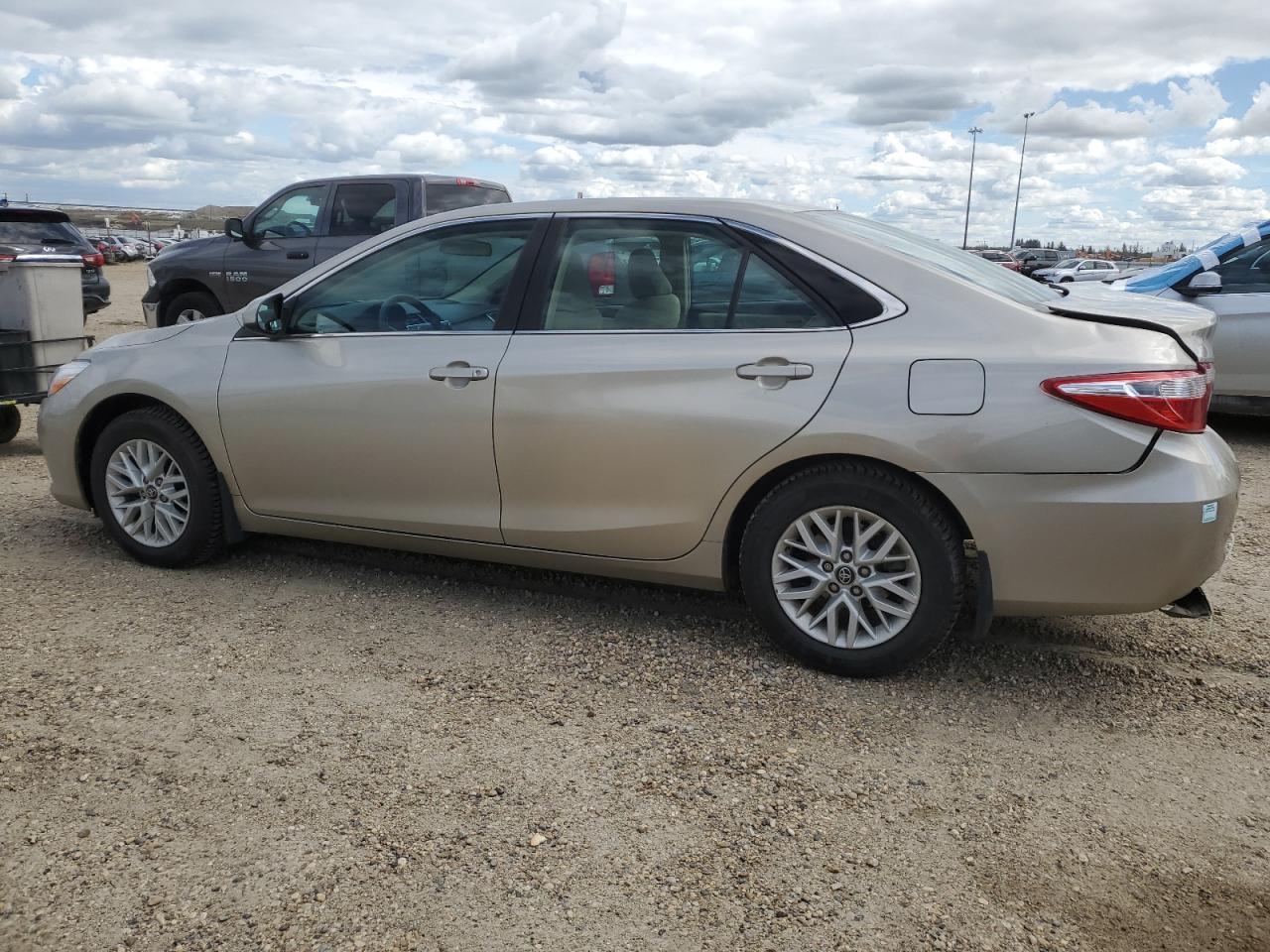 2016 TOYOTA CAMRY