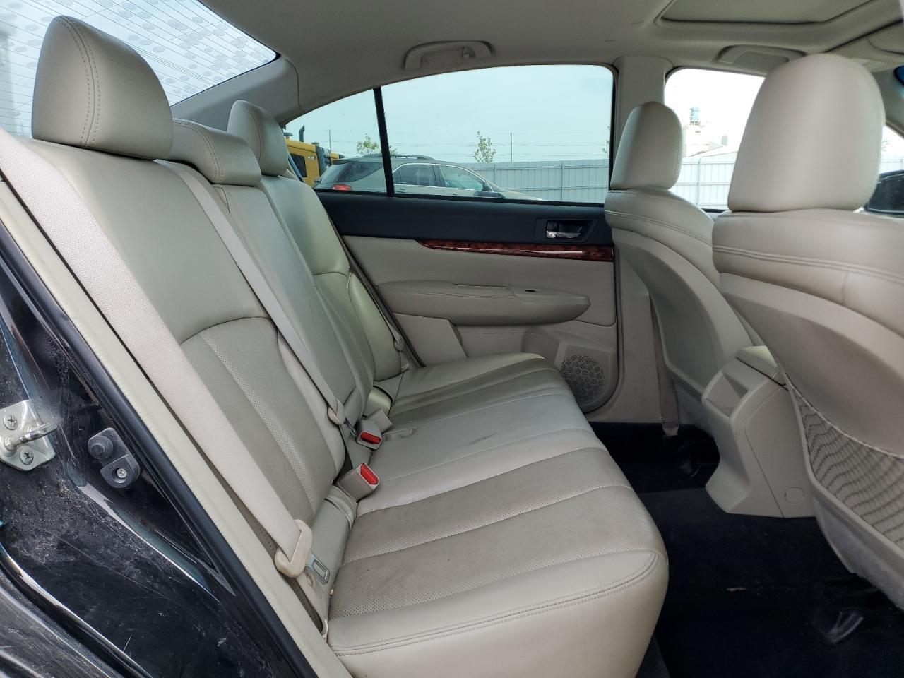 2010 SUBARU Legacy