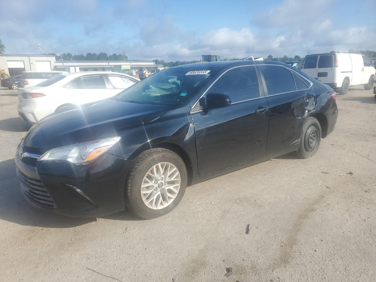 2017 TOYOTA CAMRY