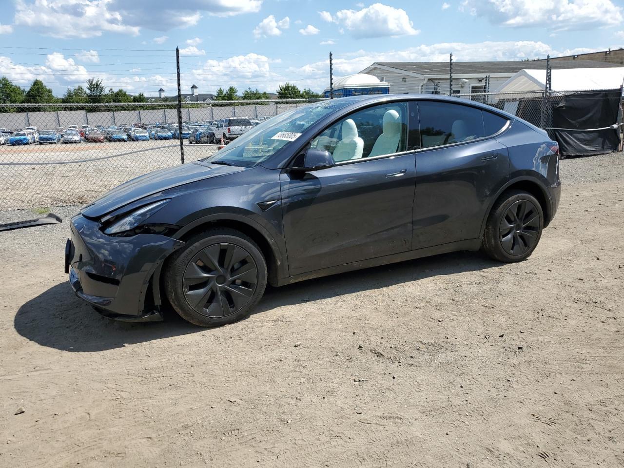 2024 TESLA MODEL Y