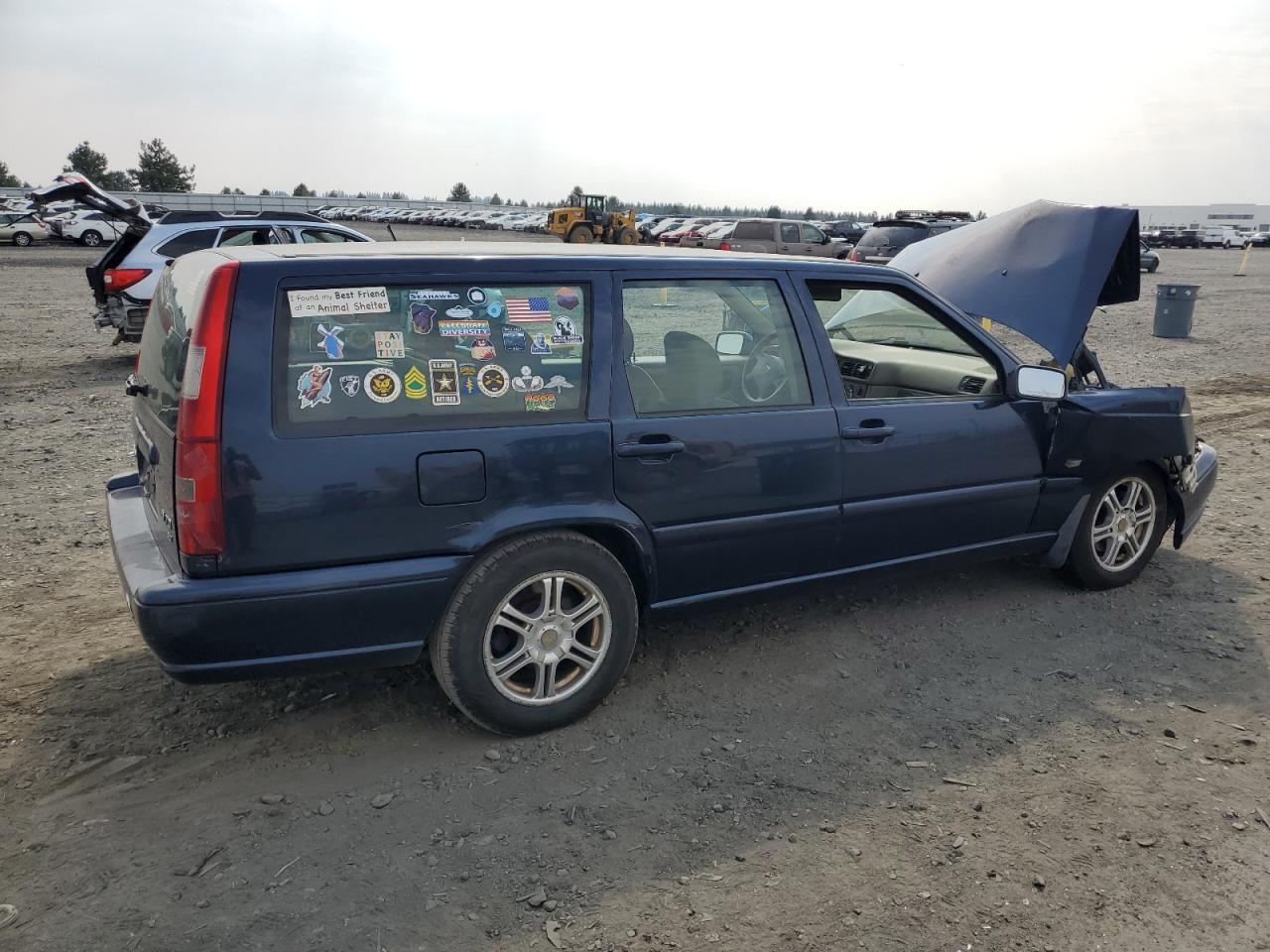 1999 VOLVO V70