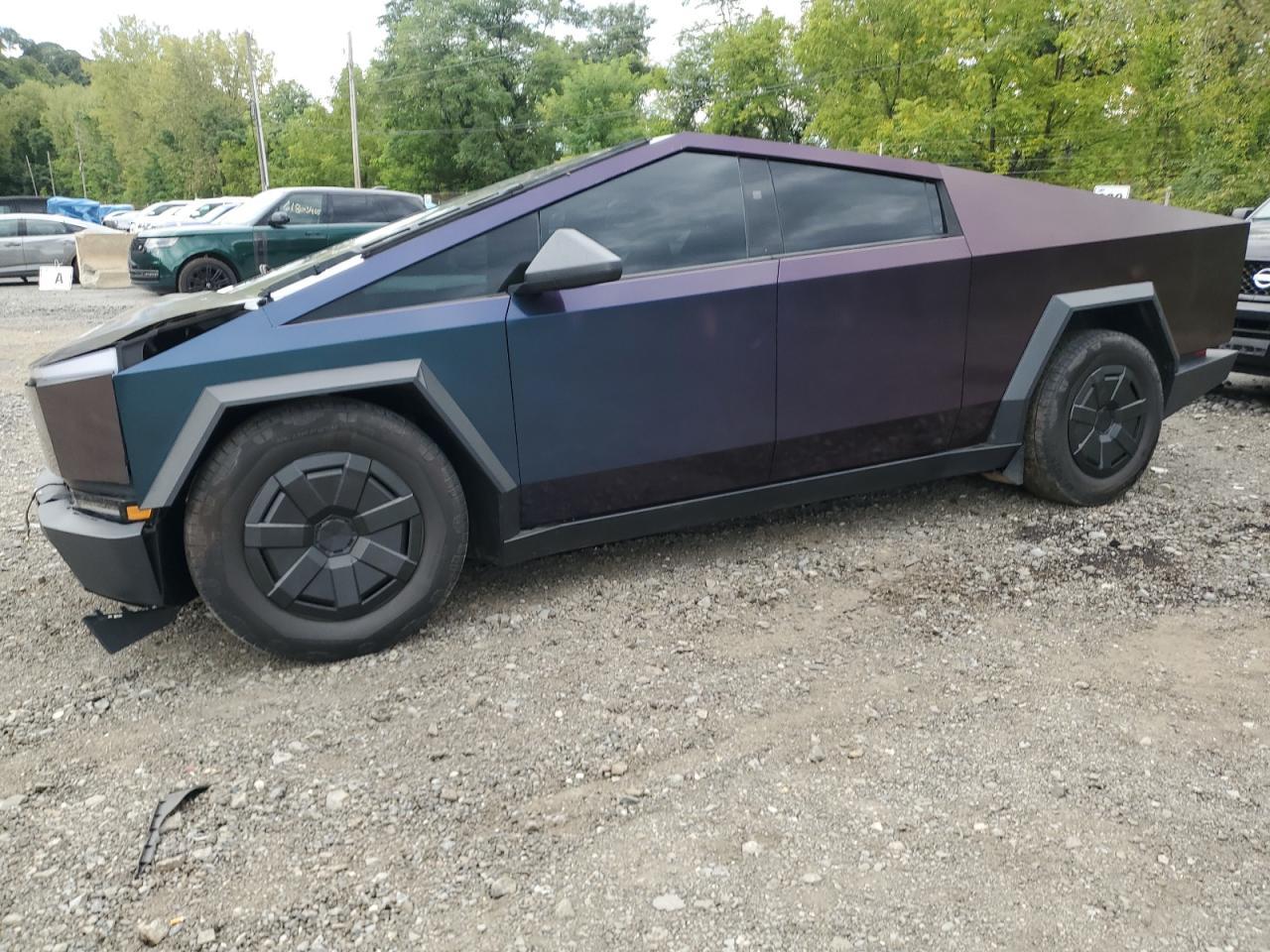 2024 TESLA Cybertruck