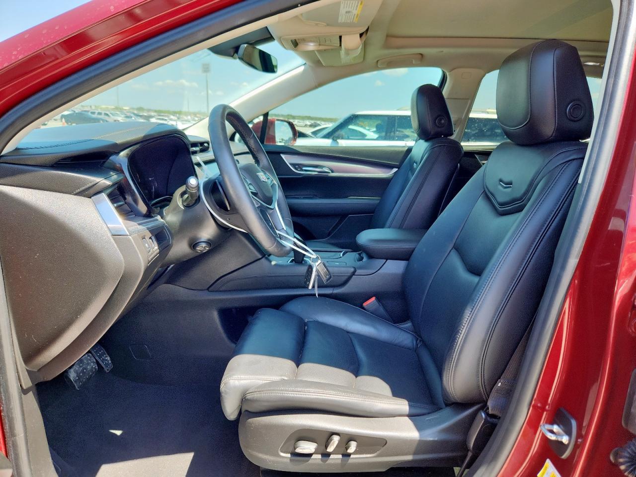 2017 CADILLAC XT5