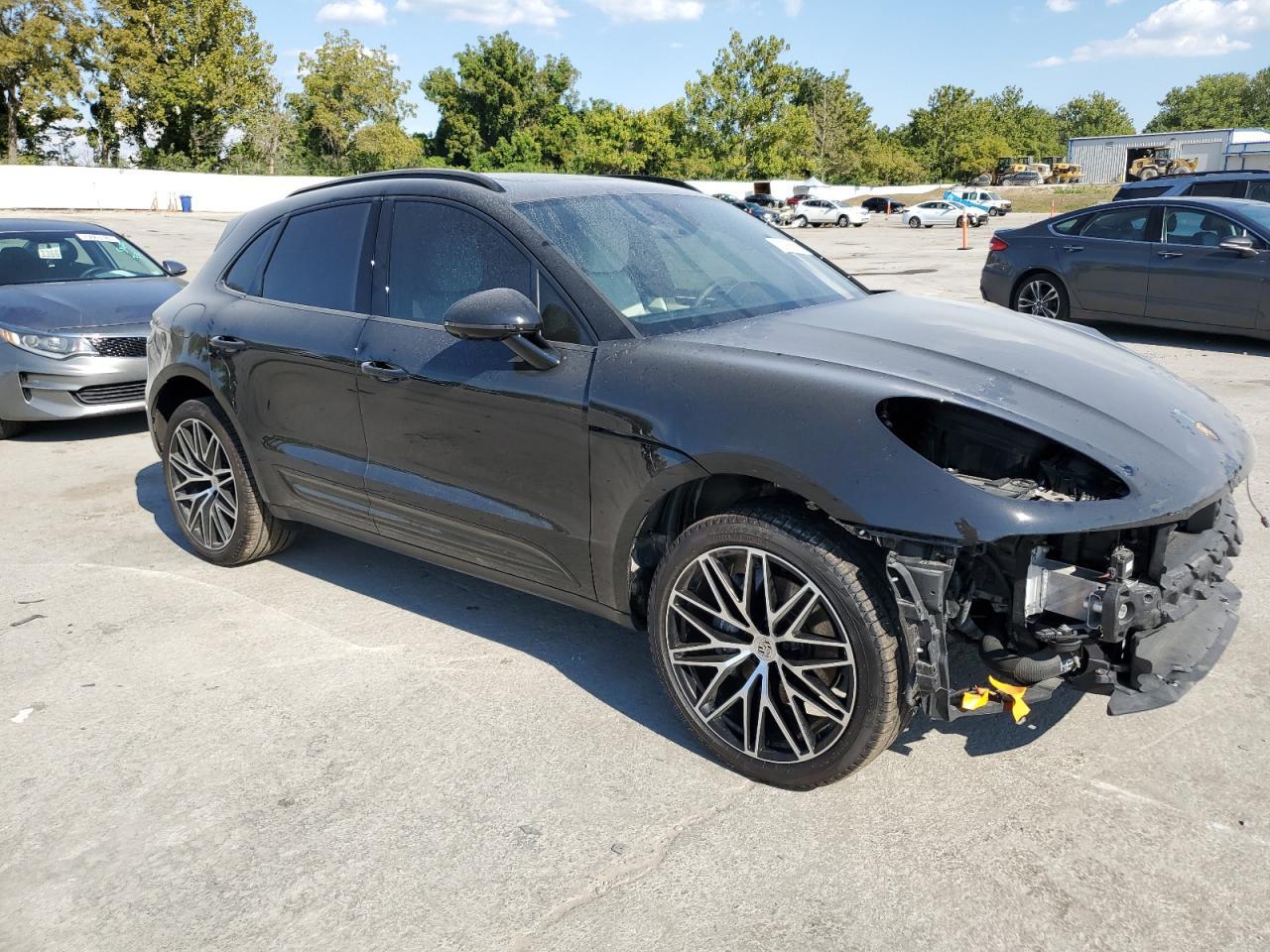 2024 PORSCHE Macan