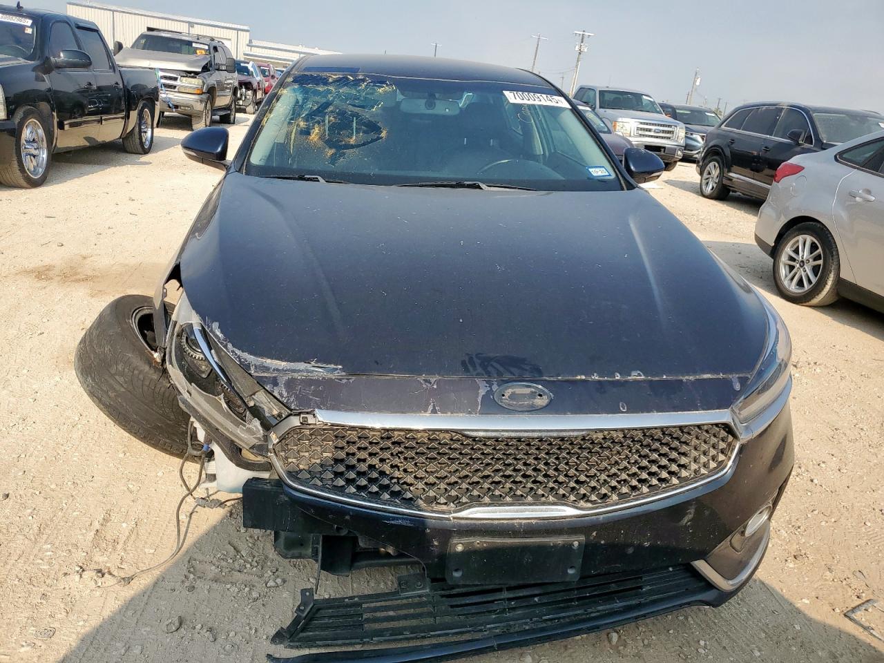 2017 KIA Cadenza