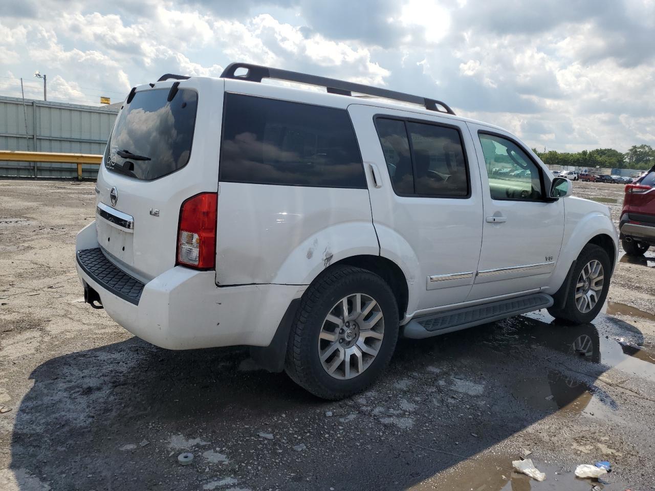 2011 NISSAN PATHFINDER