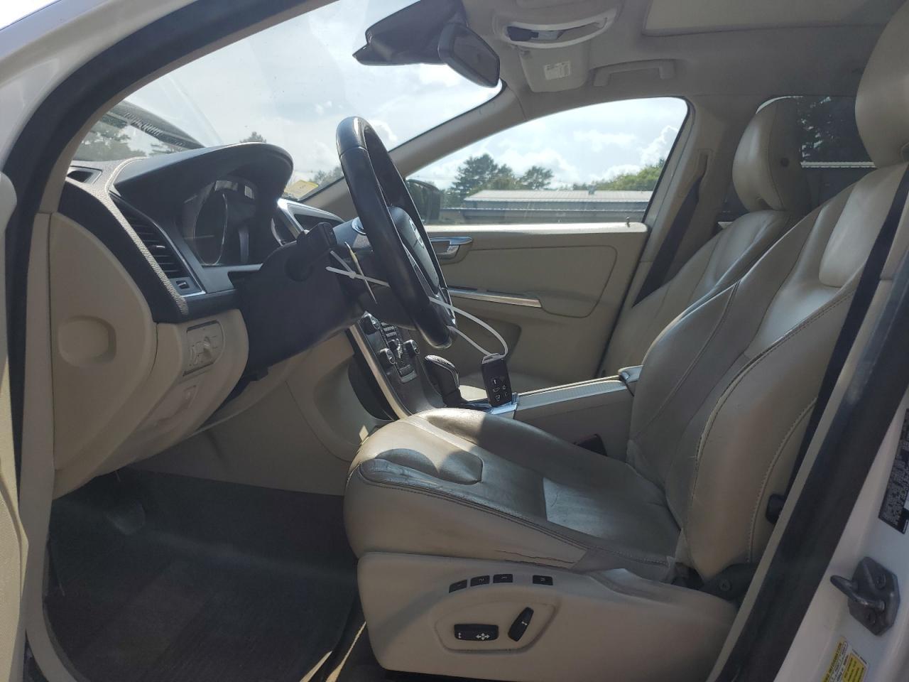 2015 VOLVO XC60