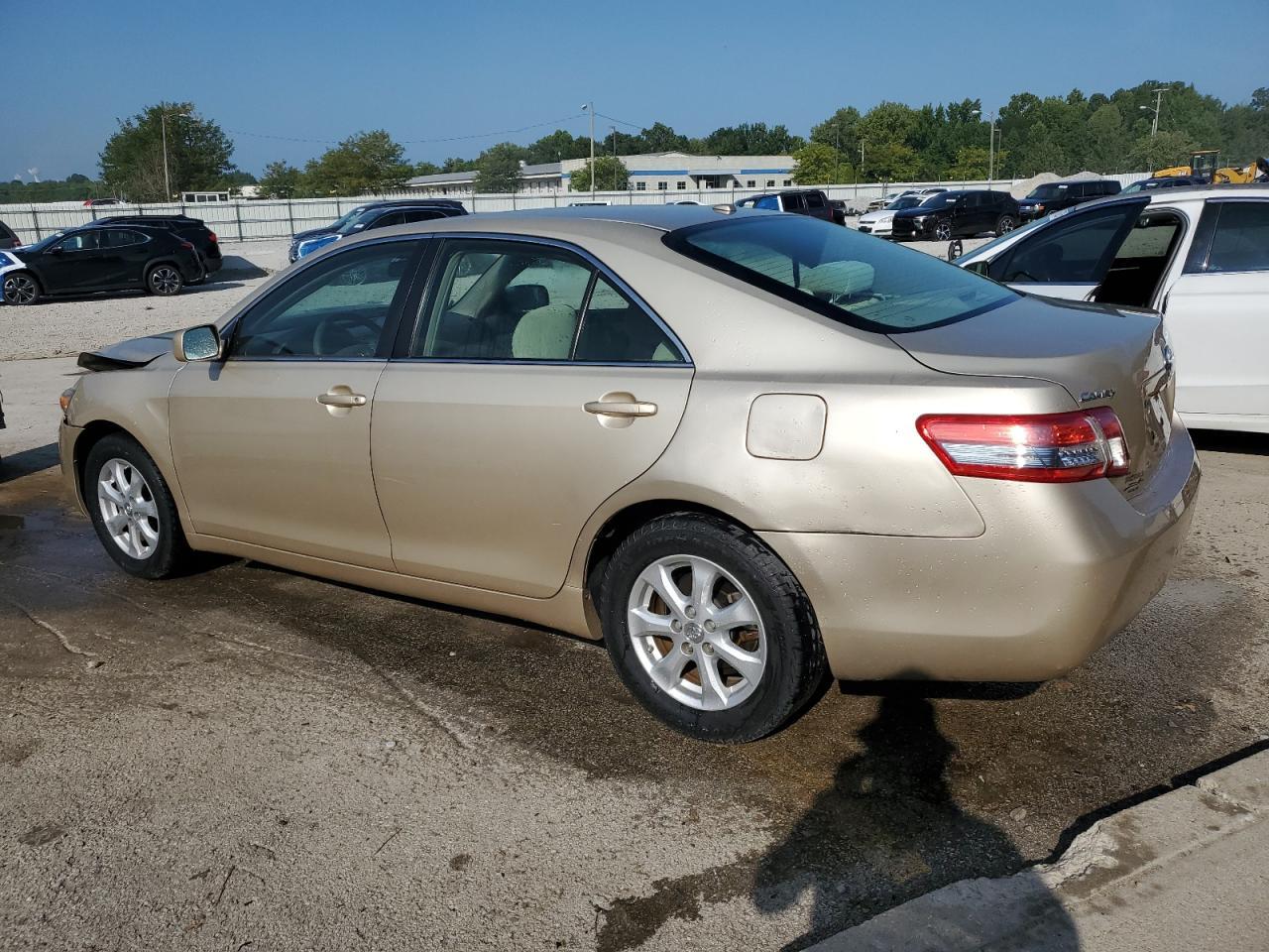 2011 TOYOTA CAMRY