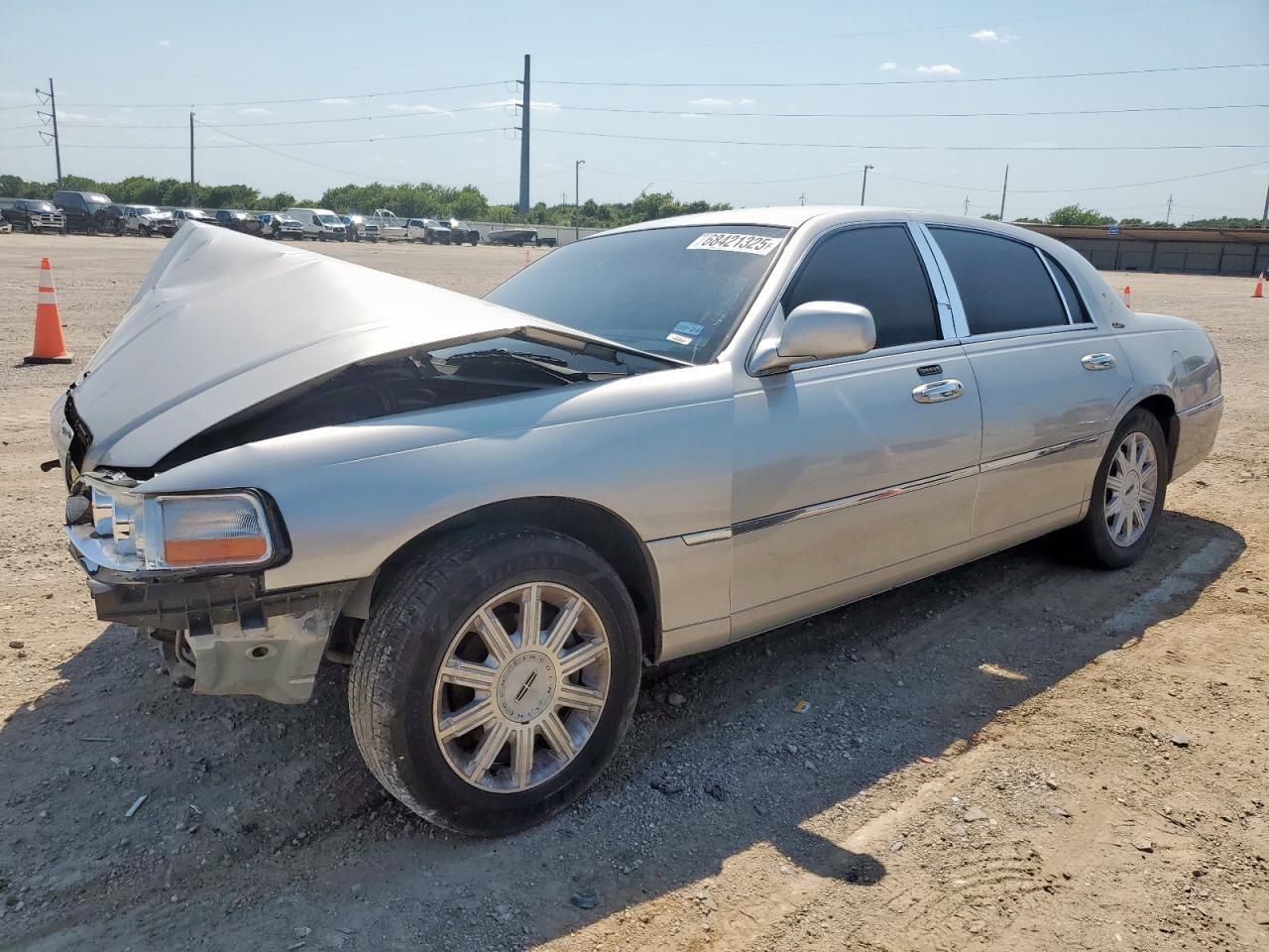 2003 LINCOLN Town Car