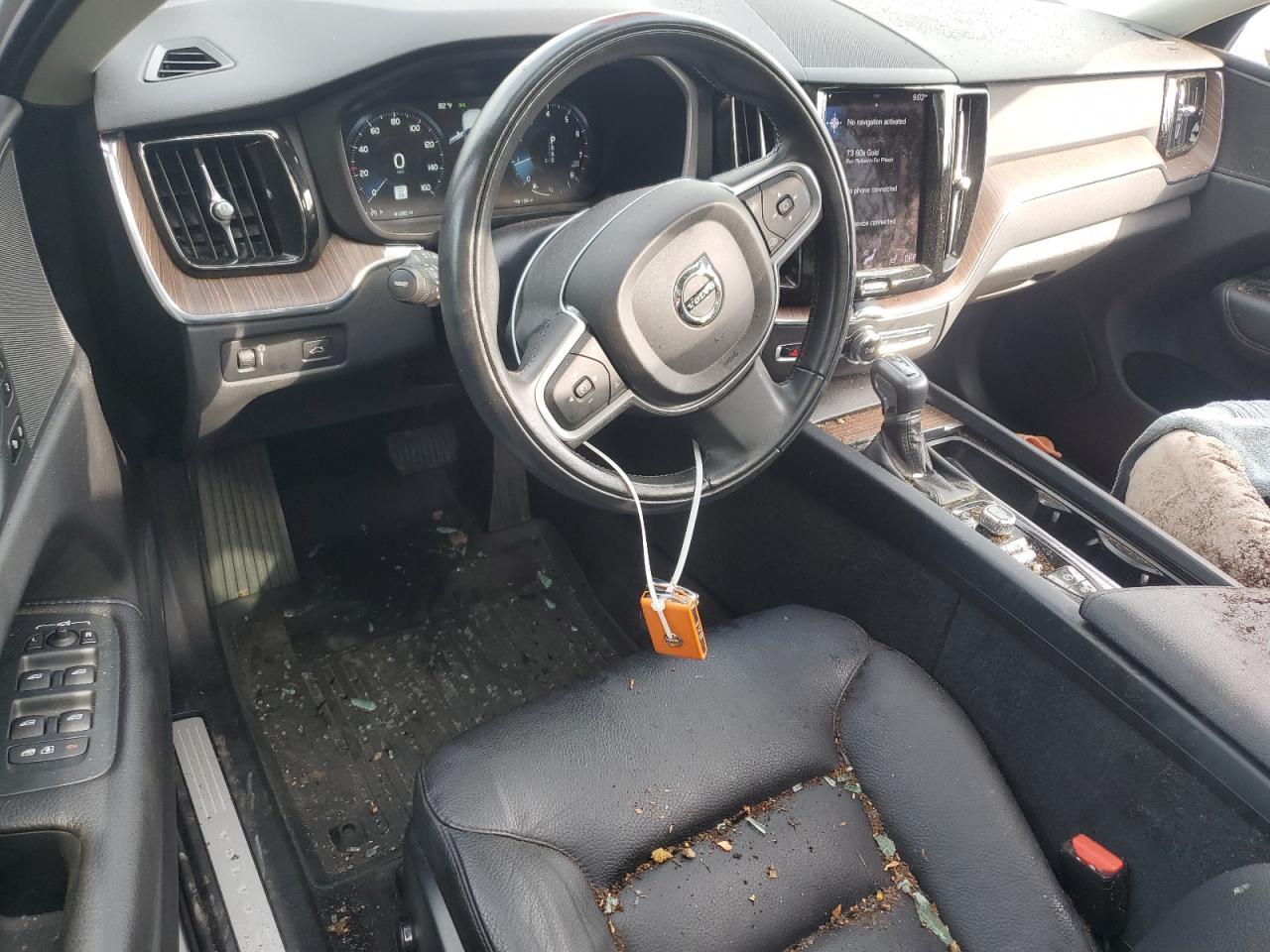 2021 VOLVO XC60