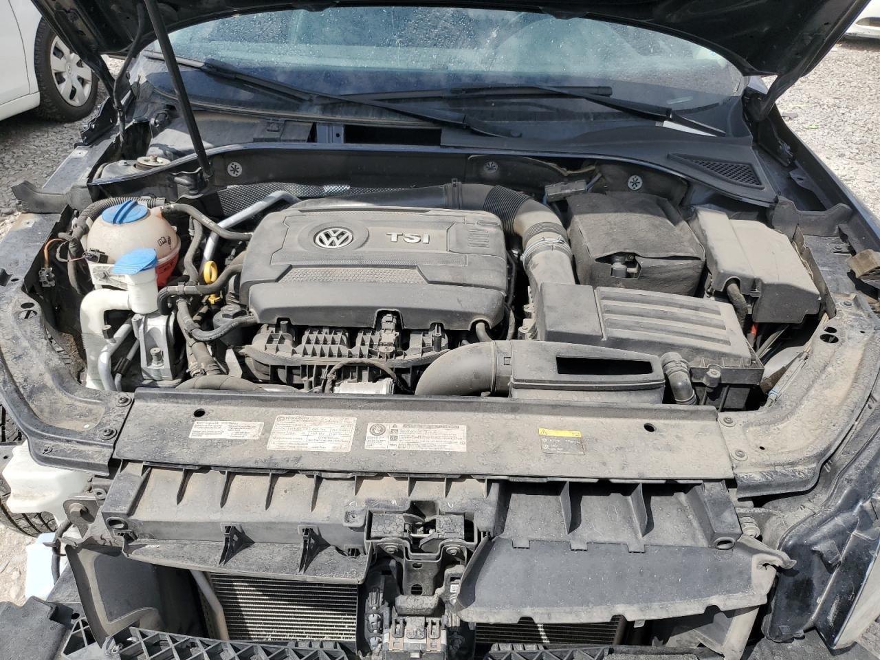 2017 VOLKSWAGEN Passat