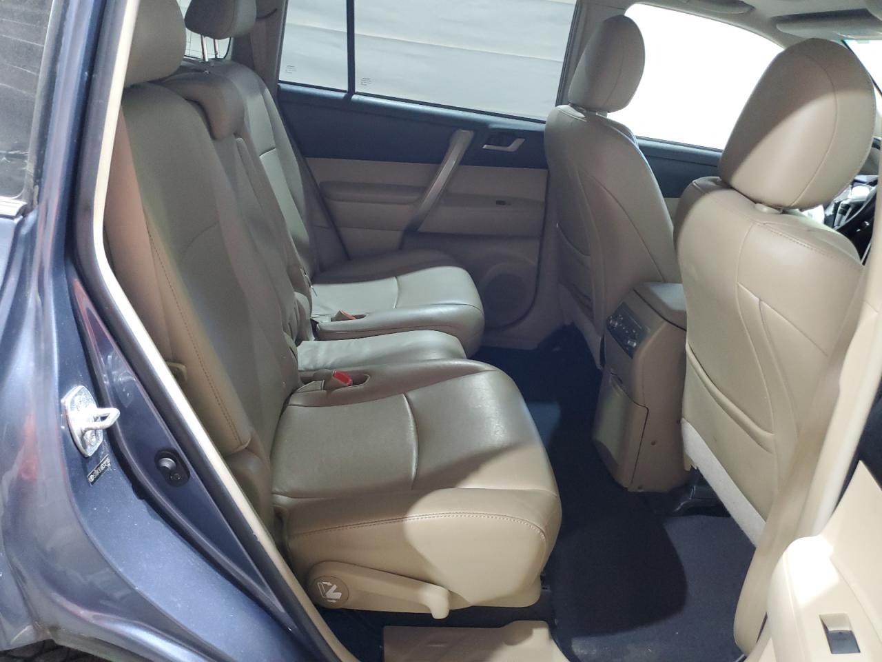 2012 TOYOTA HIGHLANDER