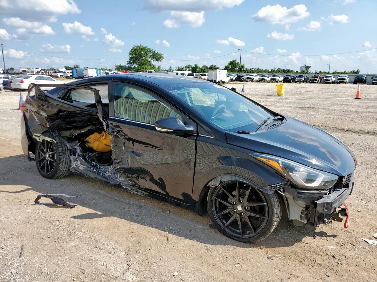 2014 HYUNDAI ELANTRA