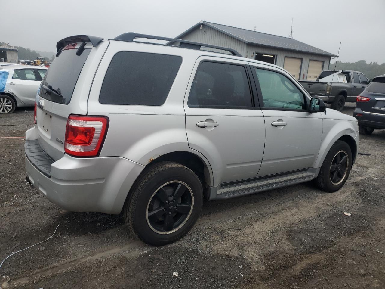 2009 FORD ESCAPE
