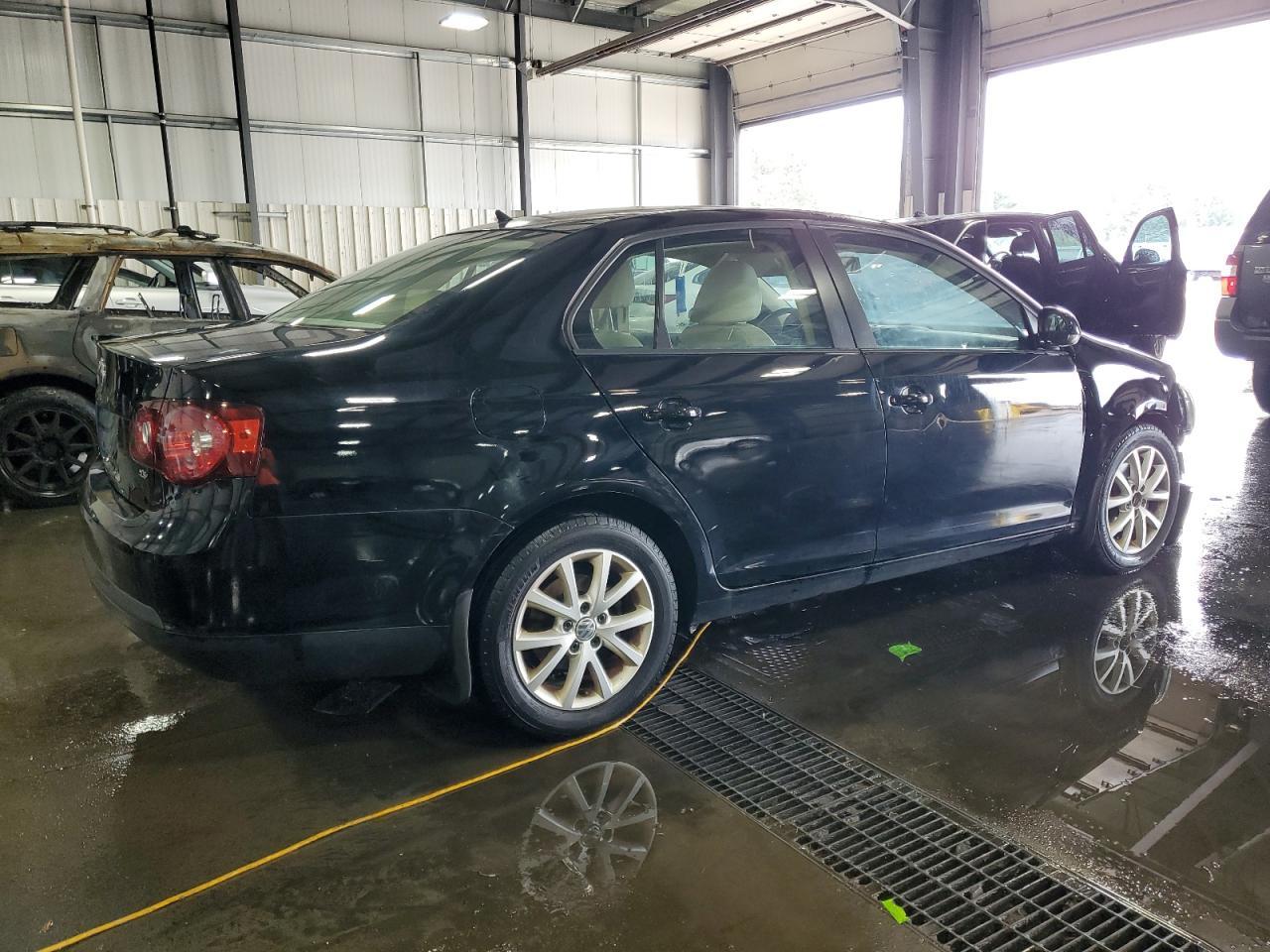 2010 VOLKSWAGEN JETTA