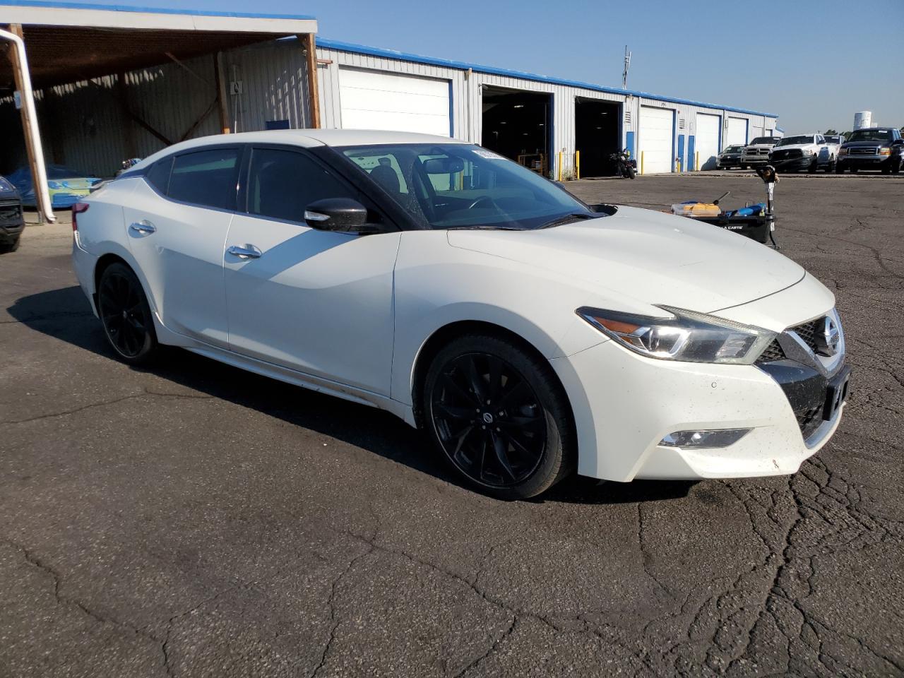 2017 NISSAN Maxima