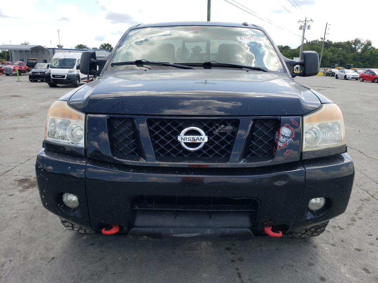 2012 NISSAN Titan