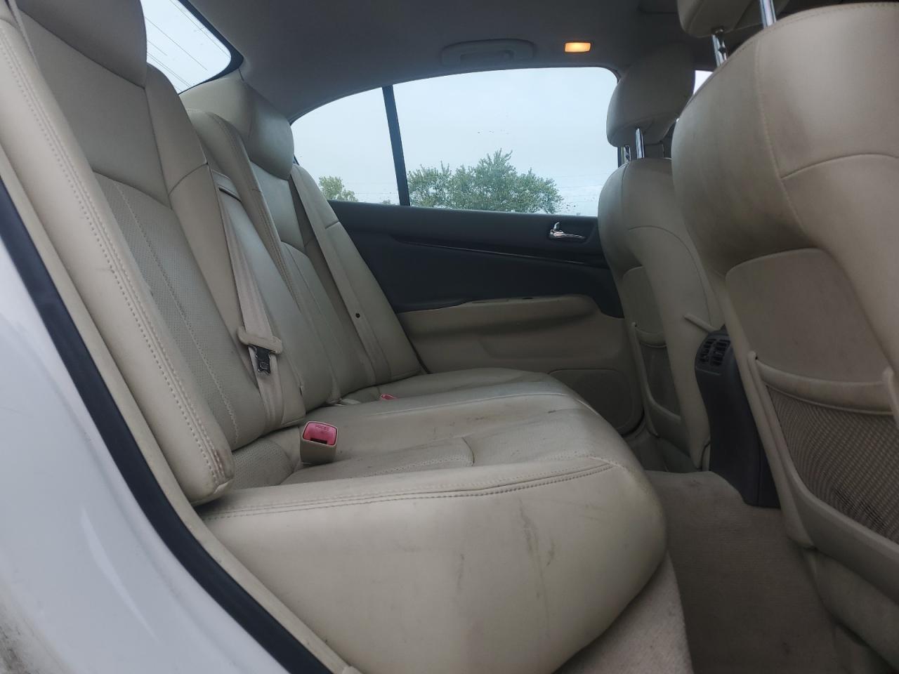 2011 INFINITI G37