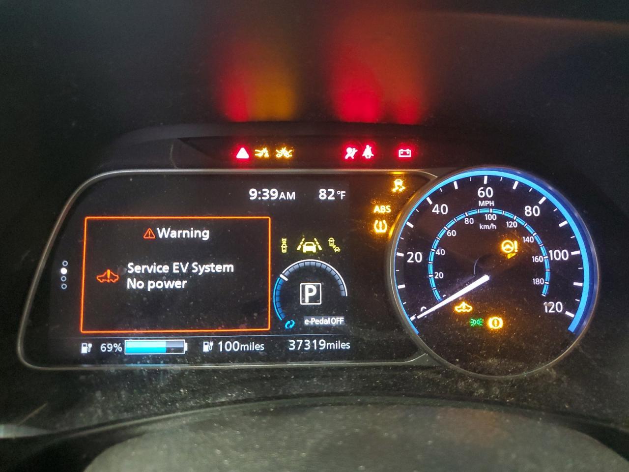 2021 NISSAN LEAF