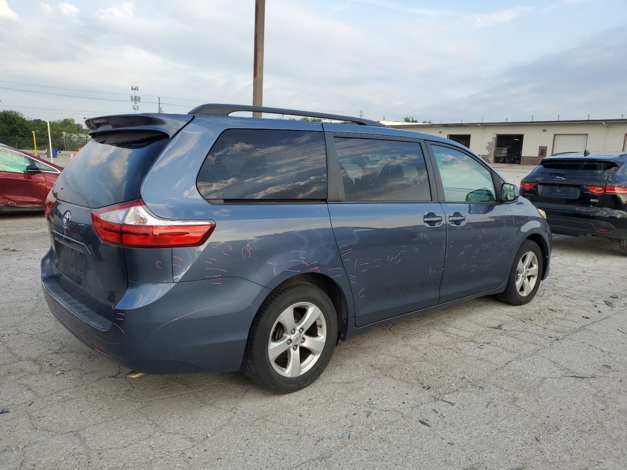 2015 TOYOTA SIENNA